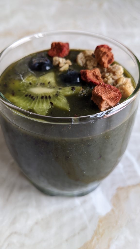 immunity-booster-amla-powder-kiwi-fruit-blueberry-grapes-and-spinach-smoothie-amla-powder-recipes-high-vitamin-c-recipes-easy-healthy-green-smoothie-recipes
