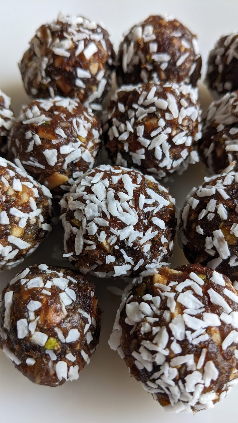 Vegan Ashwagandha Raw Cacao Chia Seed Date Snack Balls with Brazil Nuts, Almonds, Cashew Nuts & Pistachios – Vegan Healthy Snack Recipes