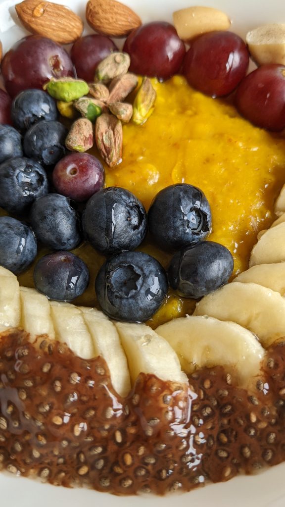 immunity-booster-golden-turmeric-and-ginger-oats-breakfast-bowl-vegan-recipe-easy-breakfast-recipes-vegetarian-recipes-turmeric-recipes-ginger-powder-recipes-chia-seed-recipes