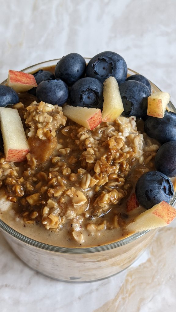ginger-recipes-apple-and-banana-cinnamon-ginger-powder-chia-seeds-overnight-oats-easy-breakfast-recipes-high-protein-recipes