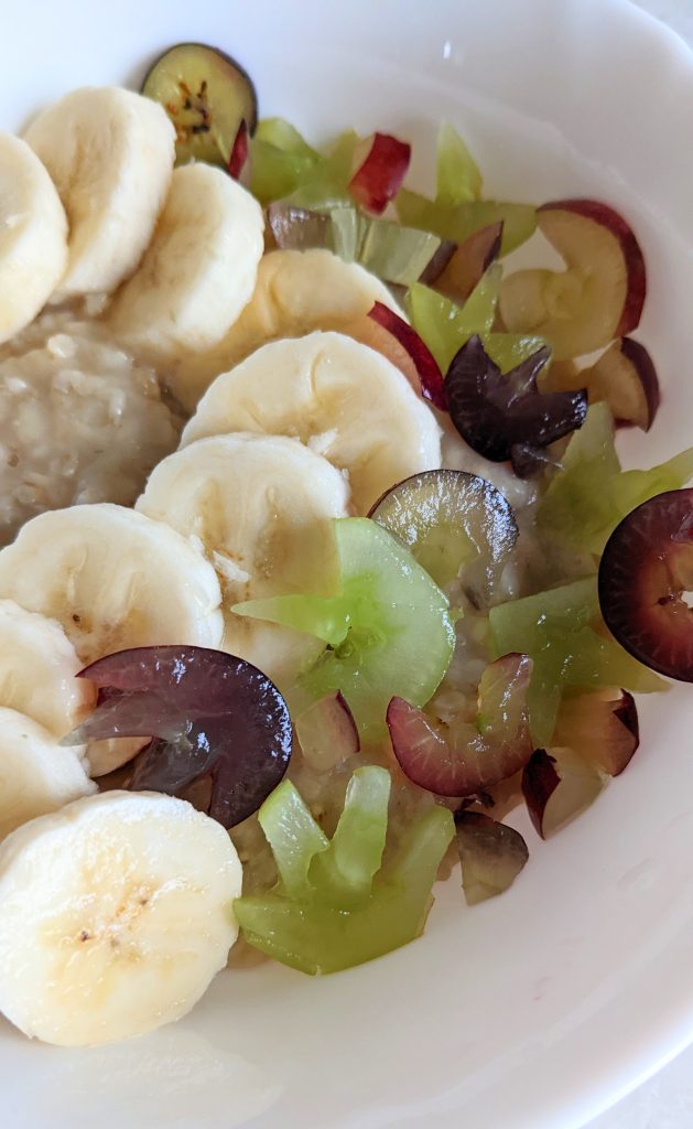 ginger-spiced-autumn-inspired-oats-breakfast-bowl-ground-ginger-powder-recipes-vegan-vegetarian-oatmeal-porridge-breakfast-recipes