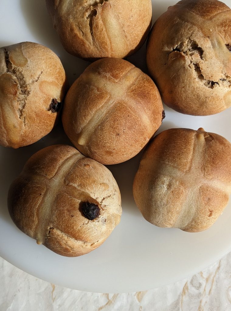 easter-baking-recipes-eggless-easter-hot-cross-buns