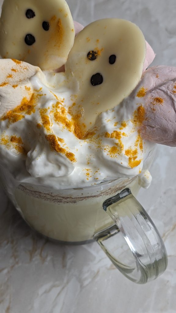 golden-milk-turmeric-latte-recipe-turmeric-milk-recipes-fun-autumn-winter-drink-cozy-recipes
