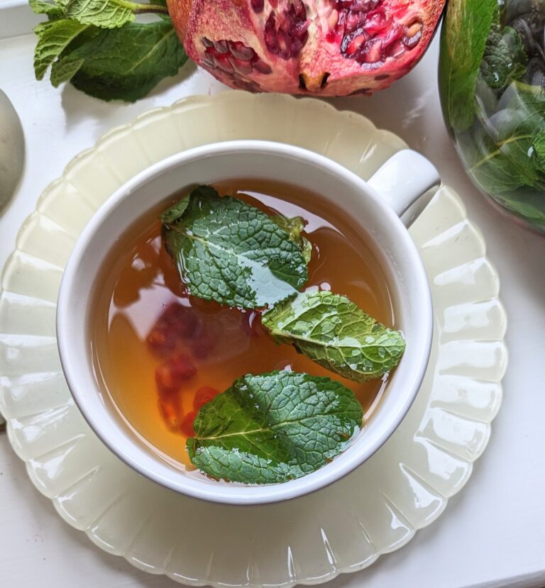 🌿 Understanding Anxiety: Causes, Symptoms & How Tulsi Tea Can Help Naturally