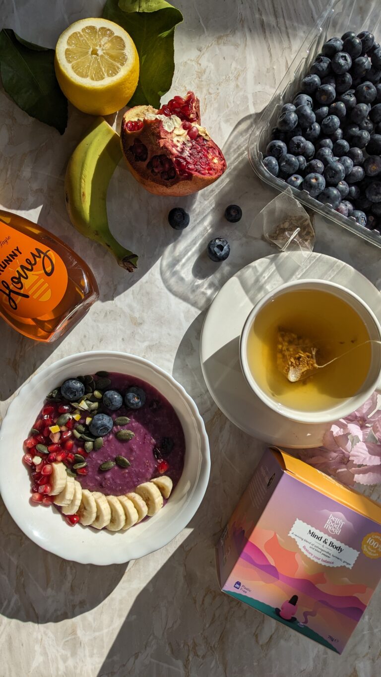 Purple Power Oatmeal: A Nourishing Breakfast with Turmeric Ashwagandha Tea 🌿💛💜